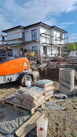 Casa de vanzare, 4 camere, 2 bai, 650 mp teren, statie Ratp - 5