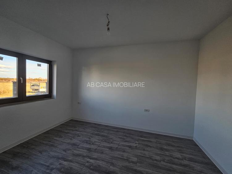 Duplex nou, P+E, 1 apartament la cheie, 1 la alb, Moșnița Veche, comision 0% - 20