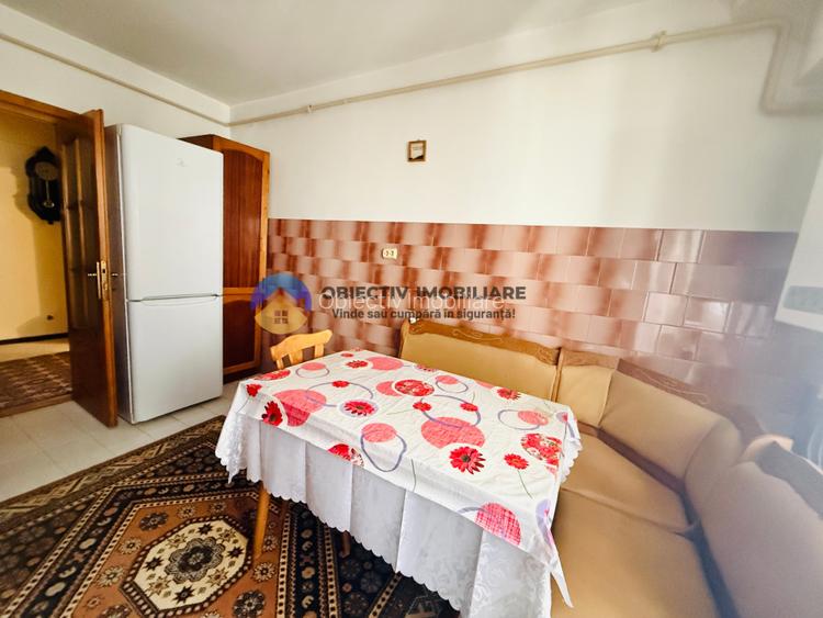 Apartament 3 camere / 2 bai/ ETAJ 2 / 80 mp / constructie 1990 - 11