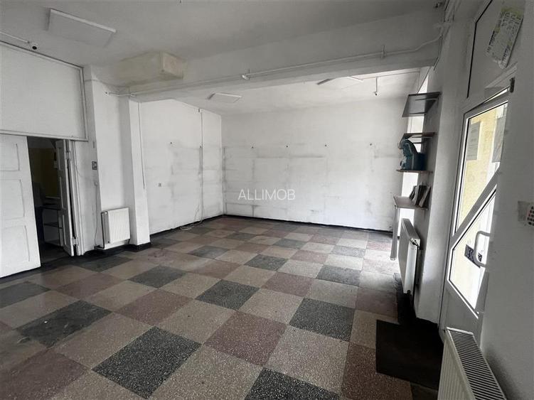 Spatiu comercial de 120 mp in Plopeni, zona cu vad . - 7