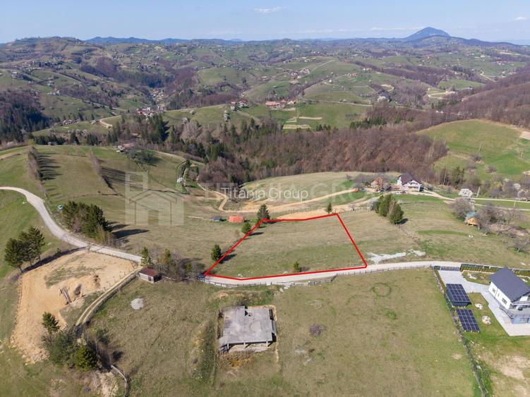 Teren intravilan în Poiana Mărului, 3.791 mp cu priveliste panoramica - 4