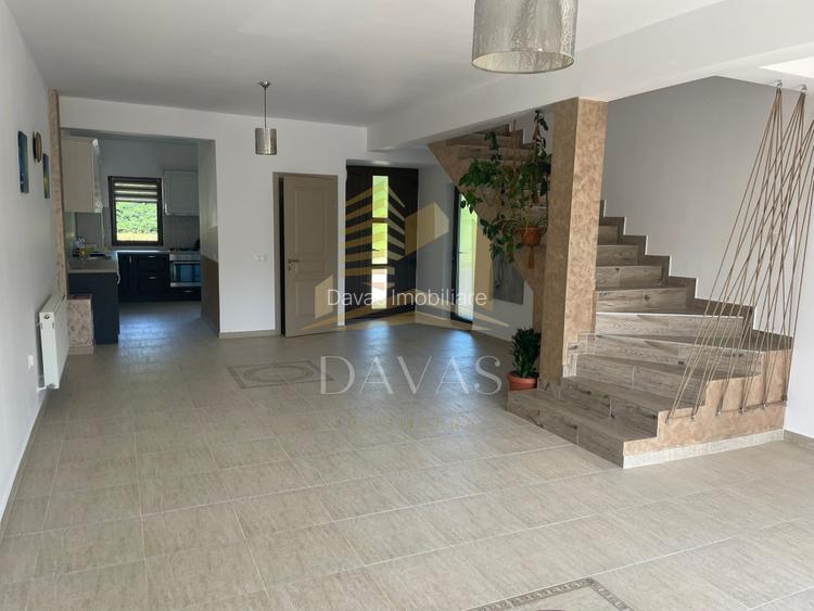 Casa de inchiriat pe 3 nivele 6 camere  +curte generoas in cartierul | PANORAMA - 4