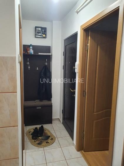 Apartament cu 1 camera - zona Centru Civic  -Tg. Cucu - 4