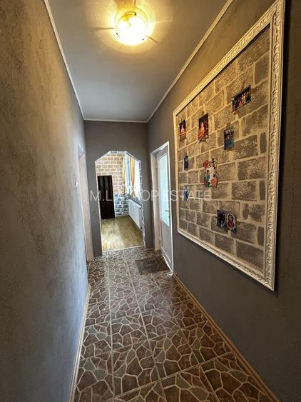 Casa 8 Camere Cu Teren 1500mp In Cermei - 13