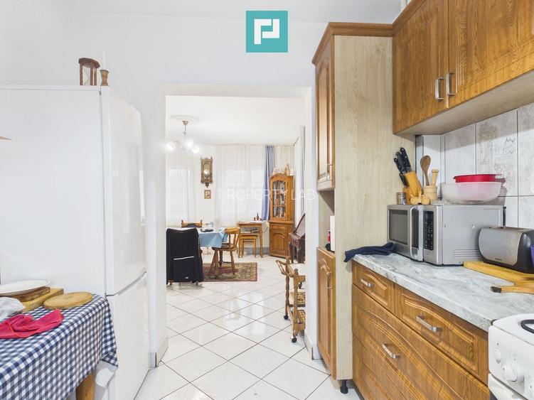 Vilă stil montan, 270 mp, teren 3000 mp - 16