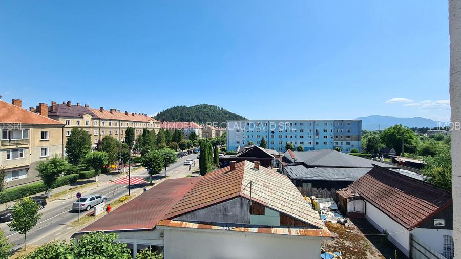 APARTAMENT 2 CAMERE SEMIDECOMANDAT ET 3 - 13