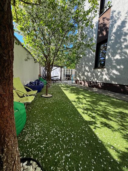 Casă tip insiruită cu 3 camere, colt. Comision 0 - 23