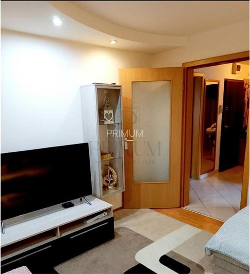 Aradului - 3 camere - decomandat - centrala proprie - ETAJ 2 - 3