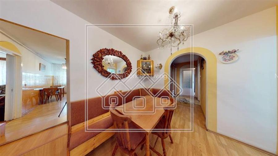Apartament de vanzare in Sibiu - 3 camere si balcon - V. Aaron - 2