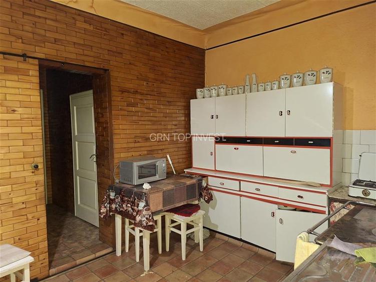 Casa 4 camere pivnita curte individuala Zona Lazaret - 8