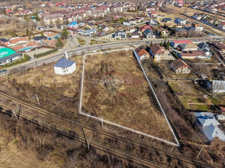 Teren 4,818 mp la strada principală în Gherăiești - 2