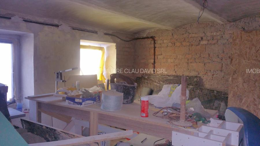 CASA SINGUR CURTE DE RENOVAT  cu teren 297 mp -ZONA PIATA UNIRII- comision 0% - 4