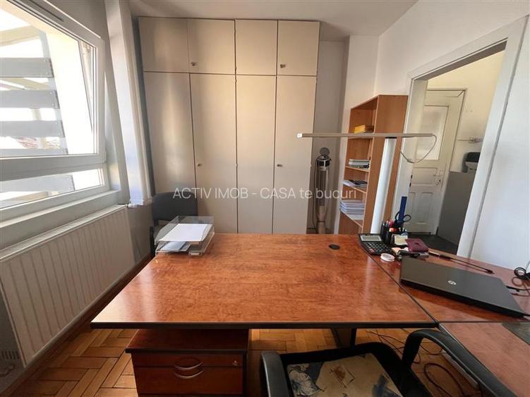 Lugoj,  Vila de Vis Cu Piscina, 440 Mp. Construiti, 820 Mp. Teren - 40