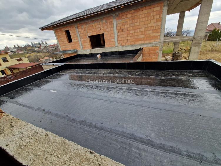 Casa individuala (semicolectiva) 172 mp utili, teren 765 mp Feleacu - 44