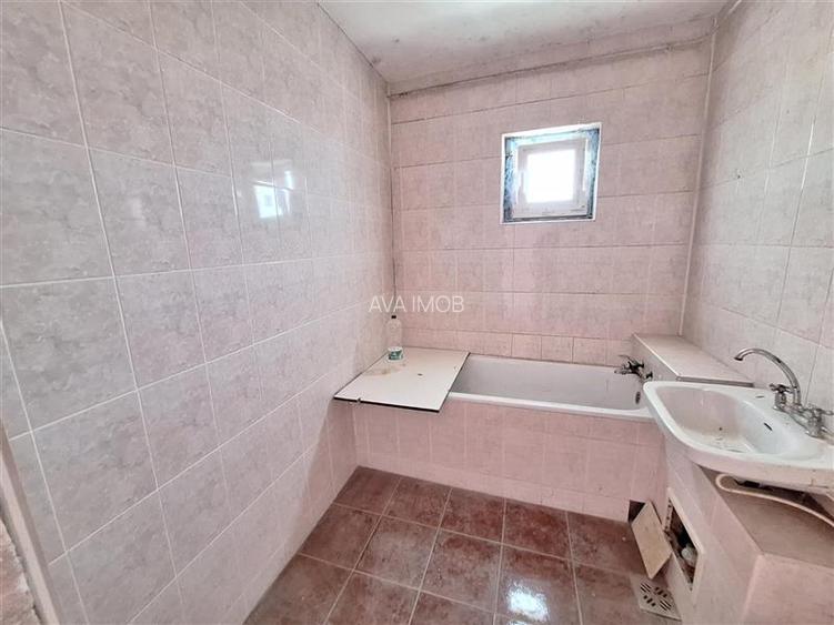 Apartament 3 camere decomandat Mioritei-Bacau - 11