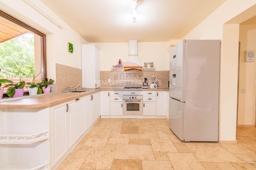 Casa de vanzare, Jucu de Sus teren 811mp, 4 Camere, 2 Bai, Priveliște - 9