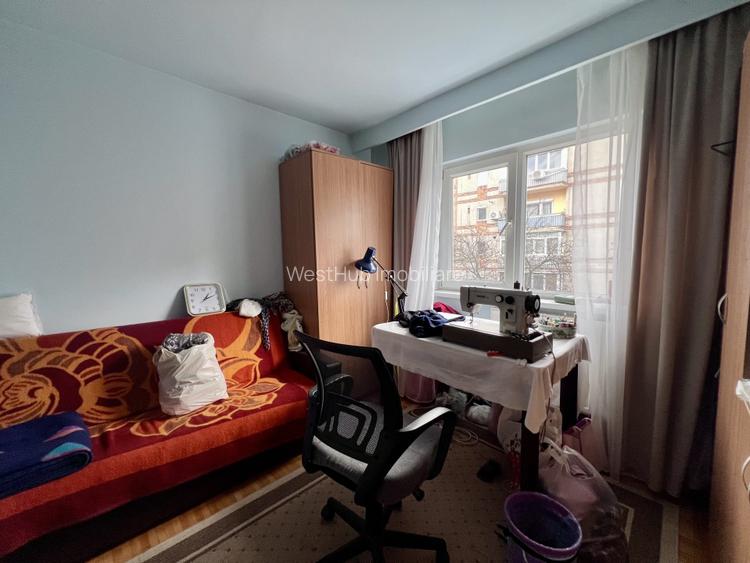  Apartament 3 camere, semidecomandat, 63mp, etaj 2/4 - Zona Lipovei - 9