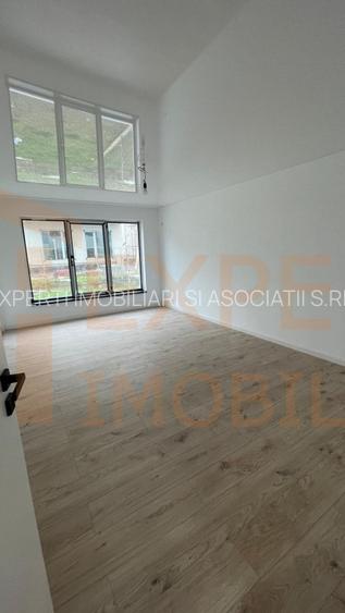 Casa moderna P+1, terasa generoasa, priveliste superba la lac - 4