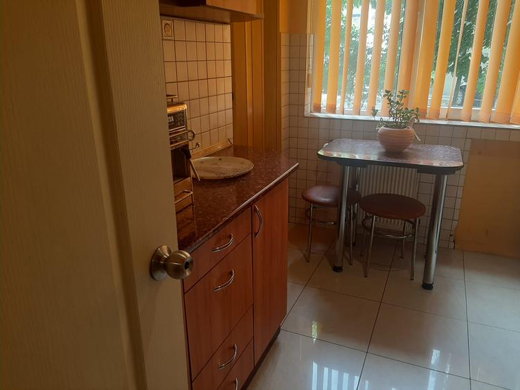 INCHIRIEZ spatiu birouri Podgoria
