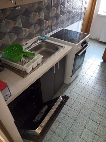Inchiriez in 7 Noiembrie apt. 4 camere,decomandate,mobilat si utilat