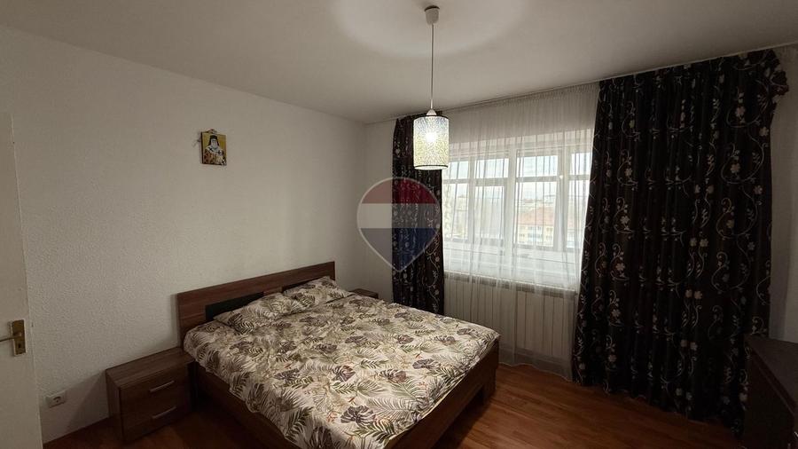 Apartament cu 3 camere B-dul Unirii cu loc de parcare