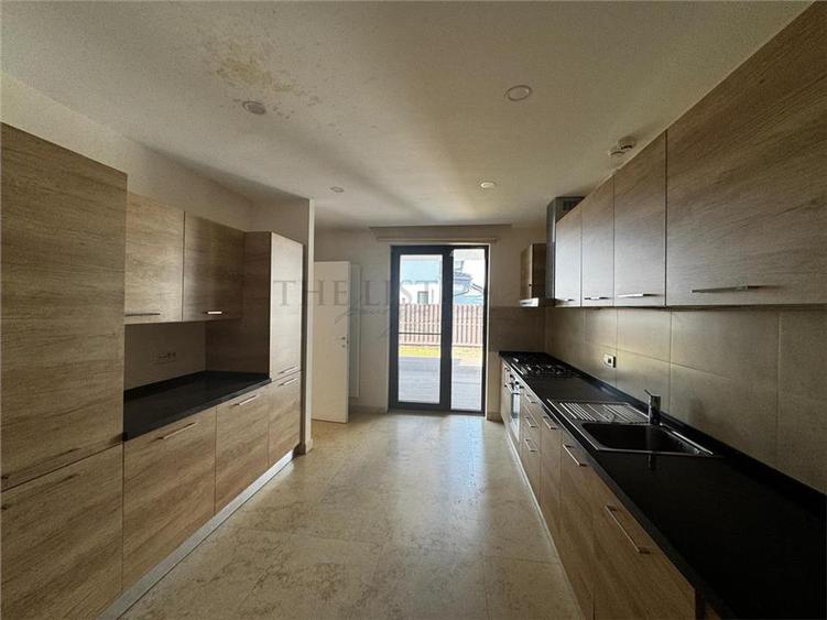 De Vanzare Vila Duplex | Oxford Gardens