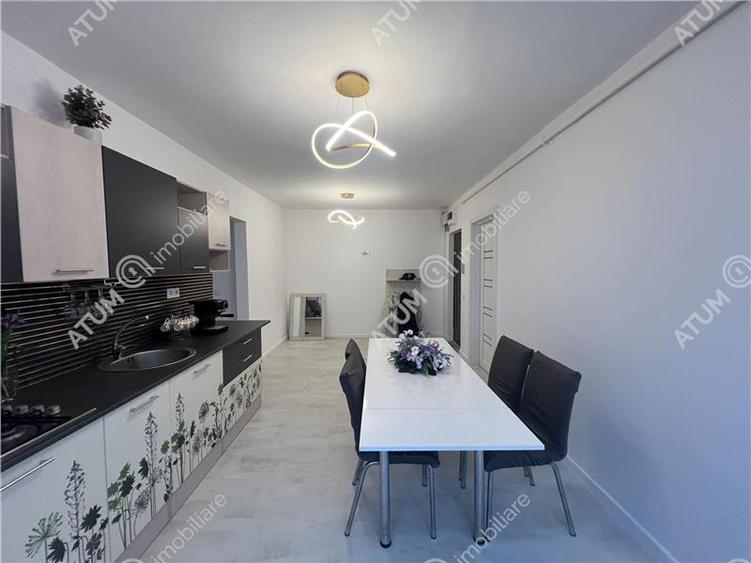 Apartament renovat cu 3 camere si pivnita zona Vasile Aaron Sibiu