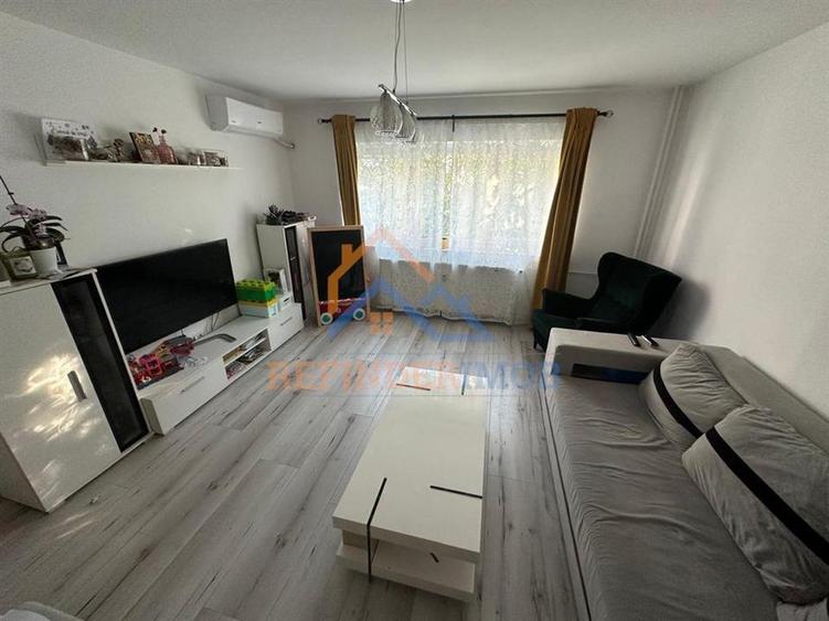 Vanzare apartament 3 camere zona Rahova - Sebastian