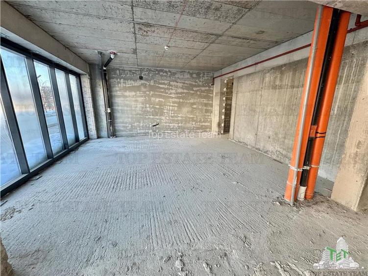 Spatiu comercial de inchiriat + terasa 73 mp langa intr-un complex /  Sectorul 6 - 8