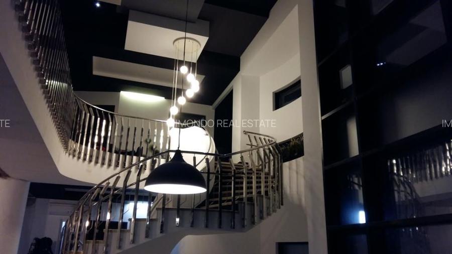 CLINICA COLENTINA i De vanzare 7 camere cu lift 13 pers - 35