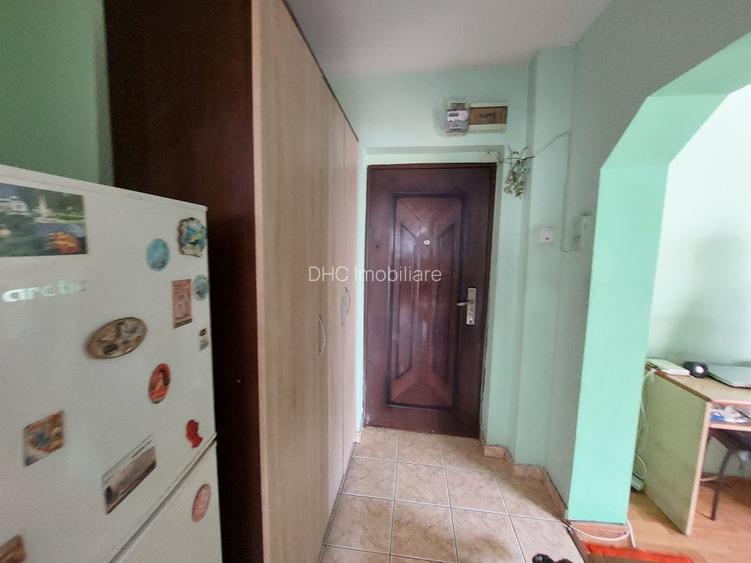 Cal Rahovei vis a vis de liceul Bolintineanu Ispirescu - 7