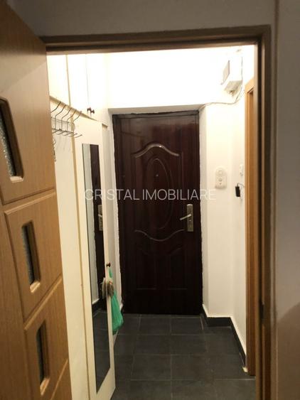 Închiriere Garsonieră transformată în 2 camere, utilată complet, etaj 9 - 8