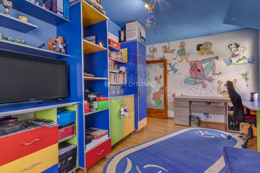 Oportunitate rară în Chișineu-Criș: locuință și spații comerciale - 41