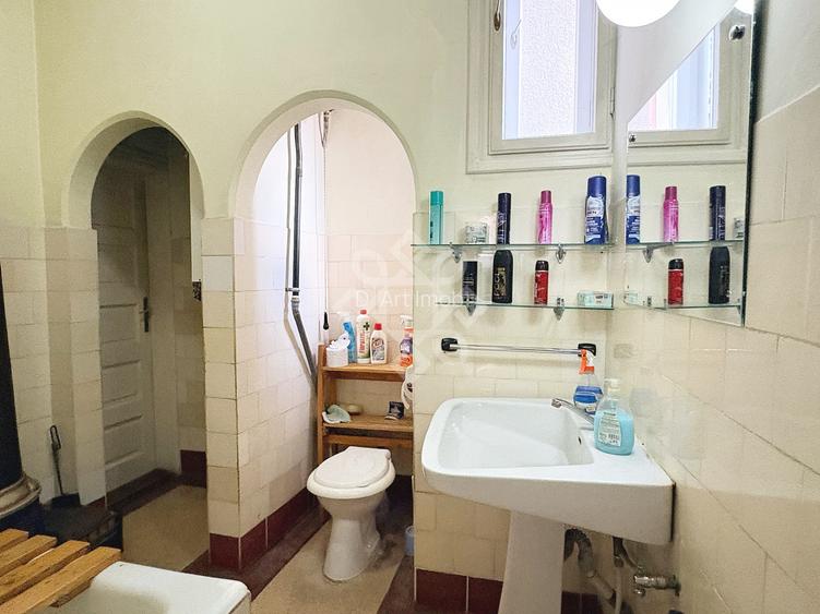 Casa de vanzare ultracentral in Oradea, strada Postavarului - 13