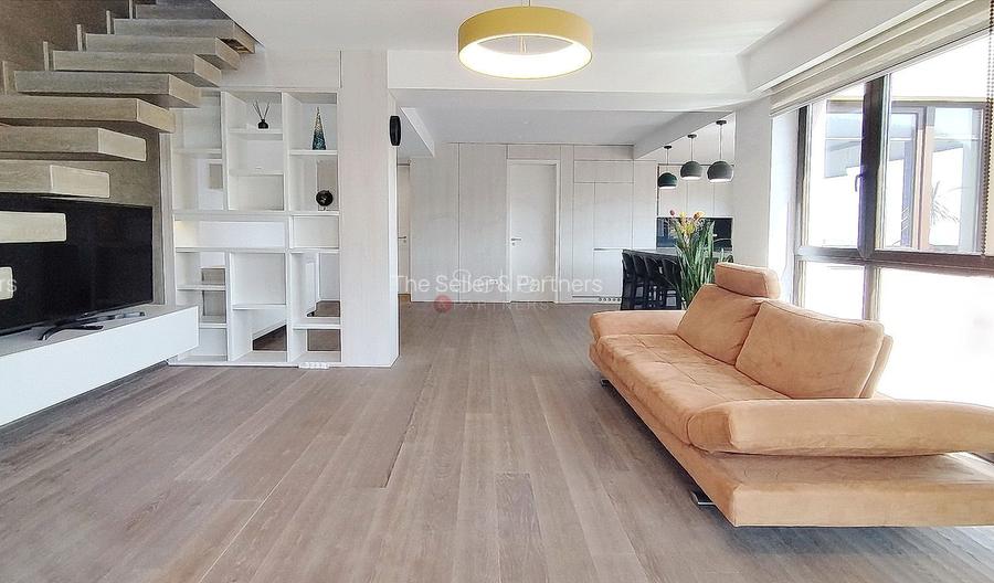 Priveliste Panoramica Spre Oras Si Masivul Tampa - 8