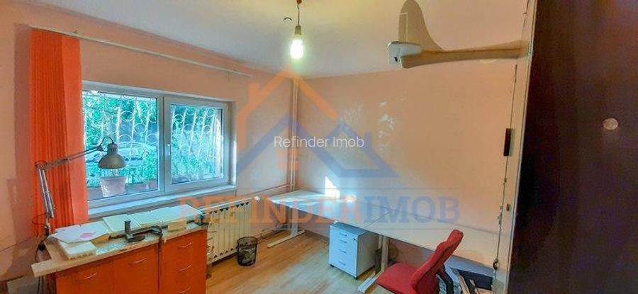 Apartament de vanzare cu 3 camere, zona 13 Septembri - 4