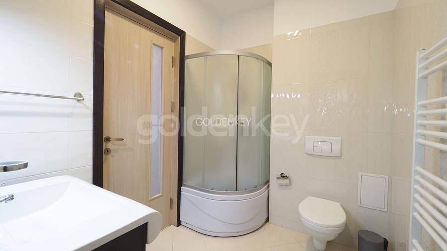 Vila insorita situata in complex langa Scolile Internationale - 12