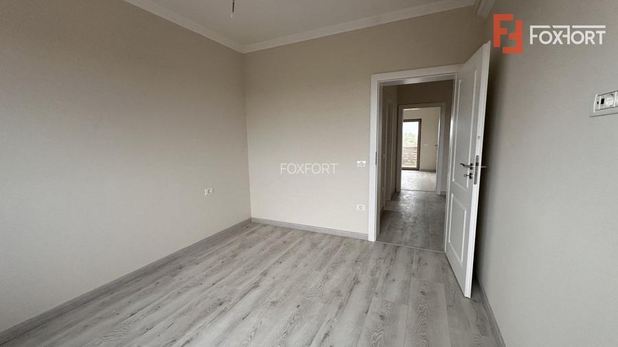 Duplex de vanzare cu 5 camere, despartit prin garaj, zona Giroc  - 24