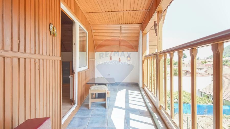 Casă falnică, curte individuală, langă Piața Unirii, în inima Scheilor - 20