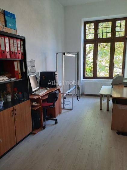 Cladire mixta cu spatii la parter si numeroase incaperi -central - 6