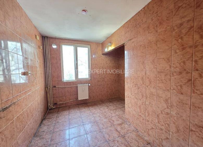 Titan/str.Codrii Neamtului,loc de parcare si boxa la subsol - 5