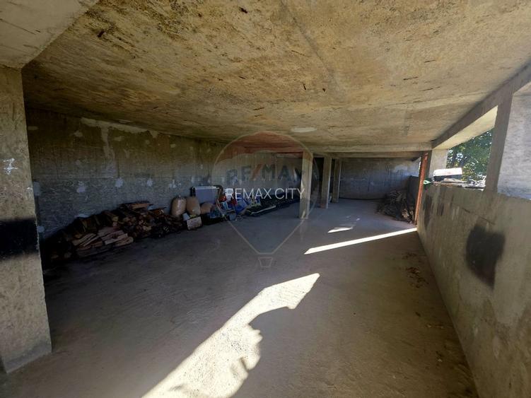 Casă / Vilă cu 5 camere de vânzare - 18