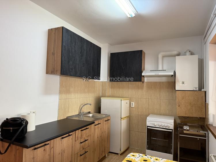 garsoniera bloc parter stefan cel mare zona 3 stejari - 4