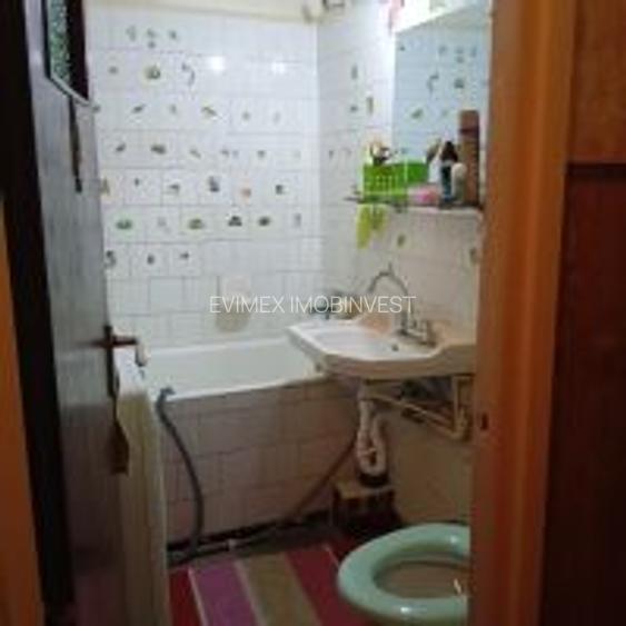 Dristor - 4 minute Metrou -bloc reabilitat - 2 camere decomandat - 8