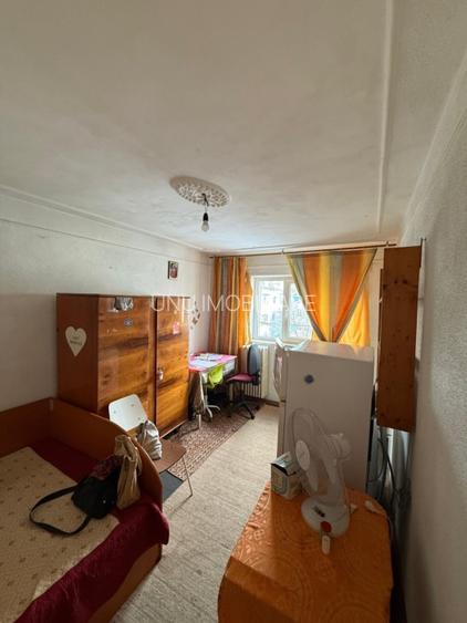 Apartament 1 Camera bloc T Pacurari zona Alpha Bank - Etaj intr. - 7min de Copou - 2