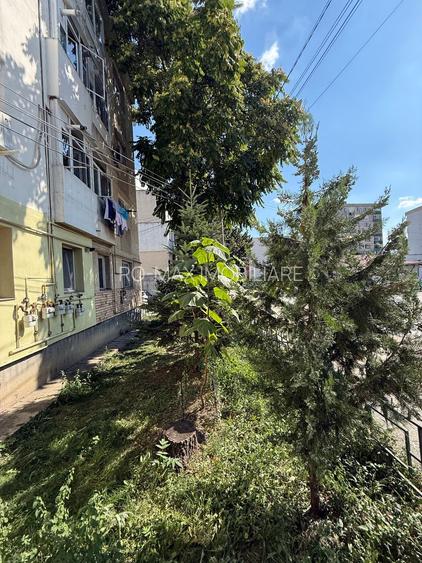 Garsonieră 27 mp cu balcon - etaj 2 - nemobilata -bloc an 1980 - 29