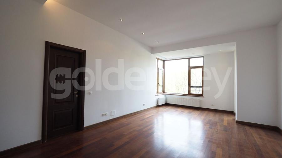 Apartament generos cu 4 camere | 32mp terase | 2 garaje