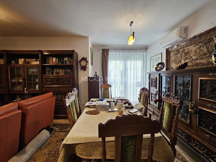 Ap. deosebit 2 cam, et. 3, semidec, cu parcare, Bogdăneștilor, colț cu Mendeleev - 5