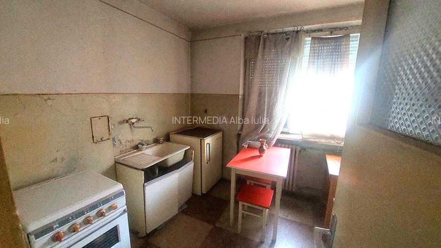 Vanzare BLAJ Apartamemt 2 Camere 48 mp Ultra Central Nefinisat Termopane Etaj 2 - 4
