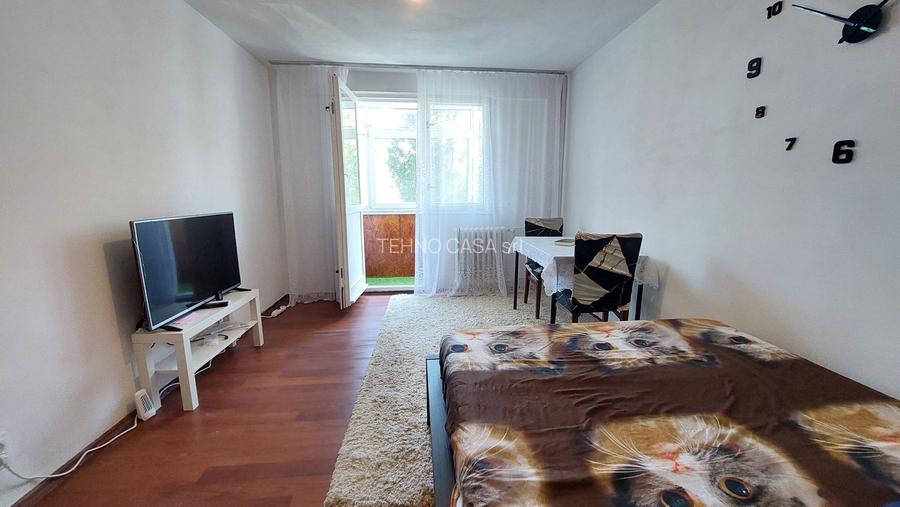TITAN, apartament 2 camere decomandat, et.3, metrou 1 Decembrie - 9